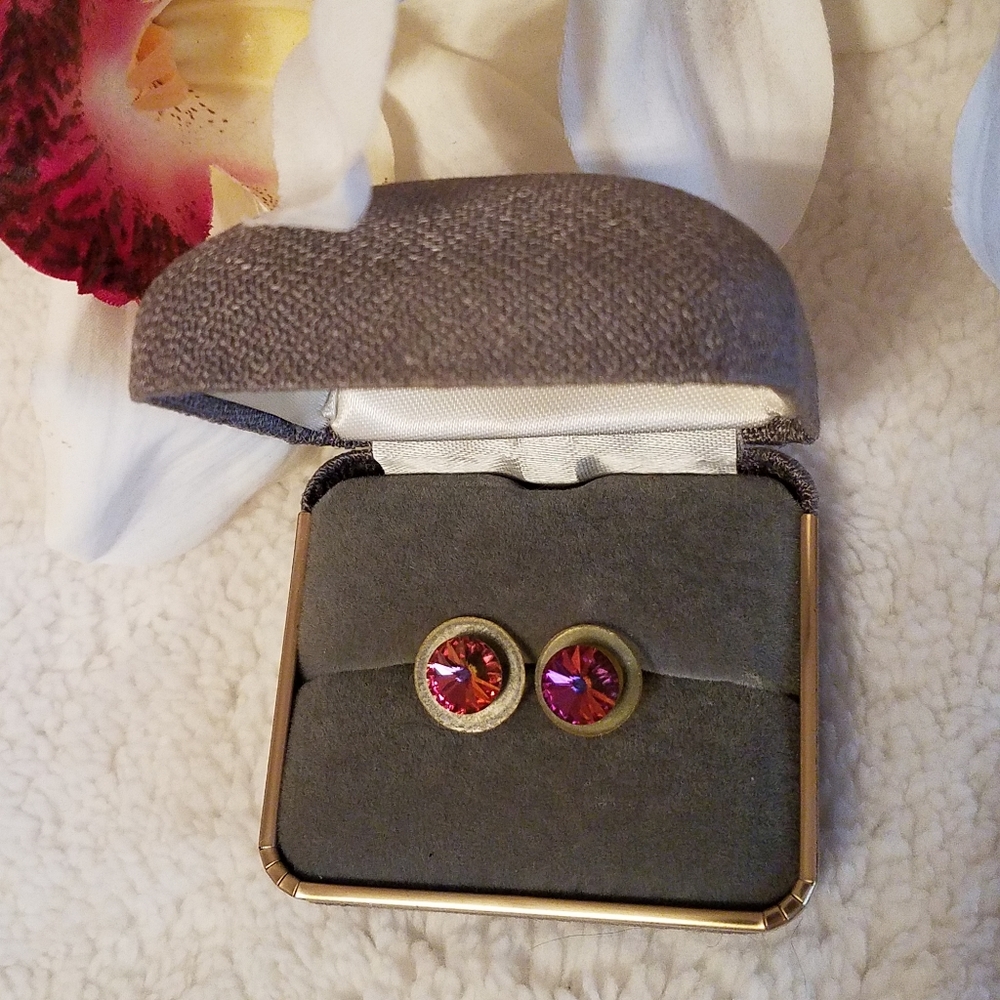 Rivoli Crystal stud earrings - Picture 3 of 6